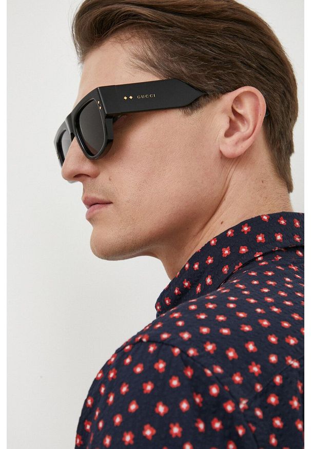 Gucci okulary przeciwsłoneczne męskie kolor czarny. Kolor: czarny