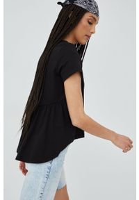 Vero Moda t-shirt bawełniany kolor czarny. Kolor: czarny. Materiał: bawełna. Długość rękawa: krótki rękaw. Długość: krótkie. Wzór: gładki