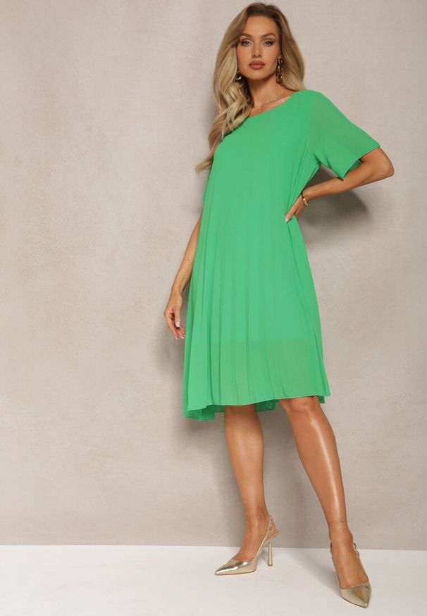 Renee - Zielona Plisowana Sukienka o Rozkloszowanym Kroju Orxiala. Kolor: zielony. Styl: elegancki
