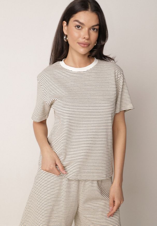 Born2be - Kremowo-Czarny Klasyczny T-shirt z Bawełny o Prostym Kroju Phemeni. Okazja: na co dzień. Kolor: czarny. Materiał: bawełna. Styl: klasyczny