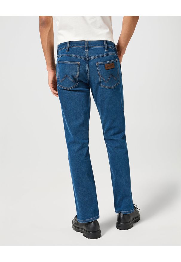 Wrangler - WRANGLER MĘSKIE SPODNIE JEANSOWE GREENSBORO BLUE GREY 112355018 W15Q017416