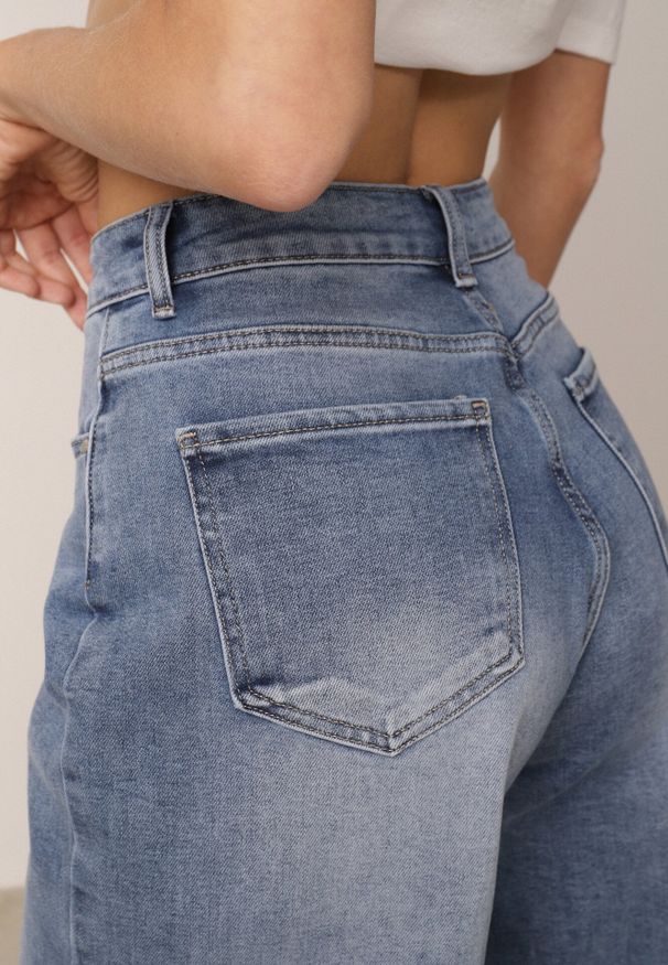 Born2be - Niebieskie Bawełniane Szorty Jeansowe Bermudy z Wysokim Stanem Avariel. Okazja: na randkę, na co dzień. Stan: podwyższony. Kolekcja: plus size. Kolor: niebieski. Materiał: bawełna, jeans. Styl: casual, klasyczny, elegancki