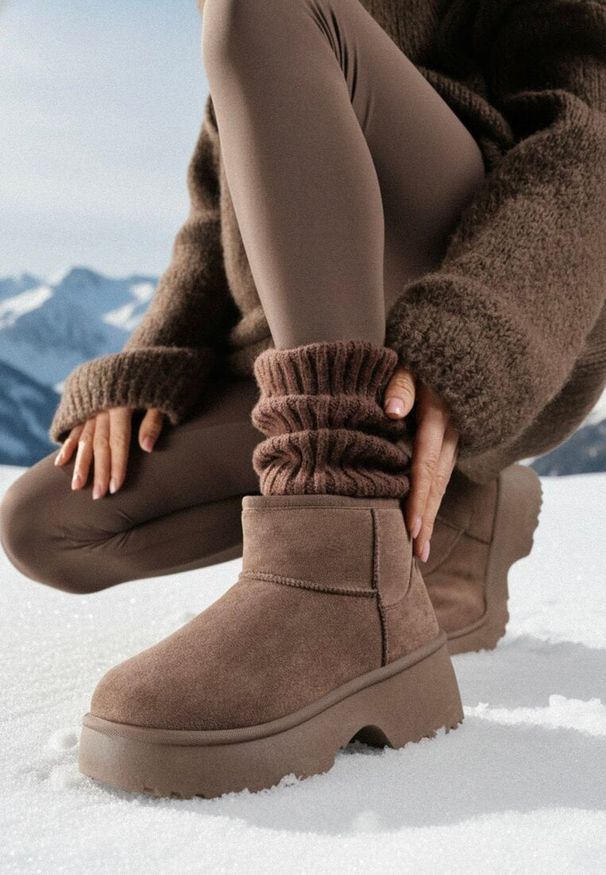 Born2be - Brązowe Wsuwane Śniegowce z Imitacji Zamszu na Grubej Podeszwie Zenore. Okazja: na co dzień. Zapięcie: bez zapięcia. Kolor: brązowy. Materiał: zamsz. Sezon: zima, jesień. Styl: casual