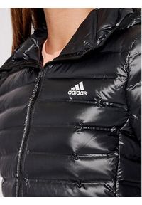 Adidas - adidas Kurtka puchowa Varilite BQ1968 Czarny Slim Fit. Kolor: czarny. Materiał: puch, syntetyk
