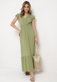Born2be - Zielona Bawełniana Sukienka Maxi z Kopertową Górą Rozkloszowana Xaliara. Okazja: na ślub cywilny, na wesele, na imprezę. Kolor: zielony. Materiał: bawełna. Sezon: lato. Typ sukienki: kopertowe. Długość: maxi #6