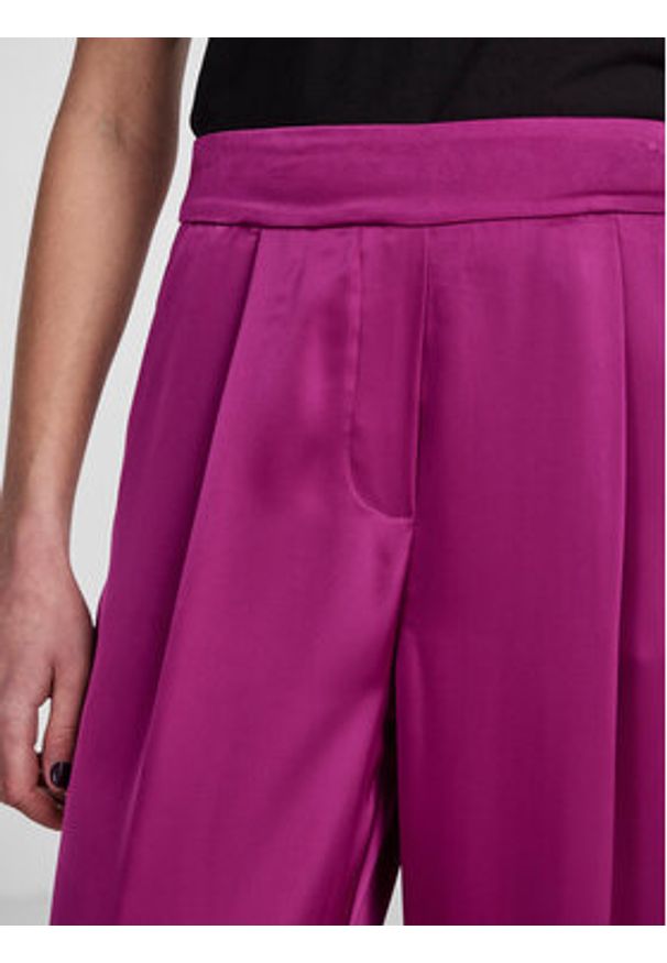 Pieces Spodnie materiałowe 17143555 Fioletowy Wide Leg. Kolor: fioletowy. Materiał: syntetyk