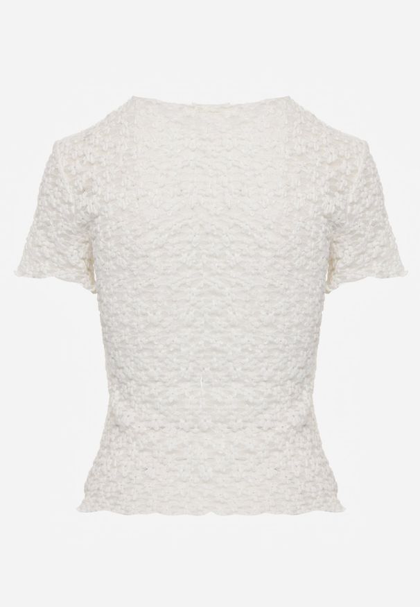 Renee - Biała Dopasowana Bluzka z Koronki z Krótkim Rękawem Britune. Okazja: na co dzień. Kolor: biały. Materiał: koronka. Długość rękawa: krótki rękaw. Długość: krótkie. Wzór: koronka. Sezon: lato. Styl: casual