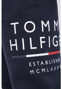 TOMMY HILFIGER - Tommy Hilfiger - Spodnie. Kolor: niebieski. Materiał: bawełna, dzianina. Wzór: nadruk #3