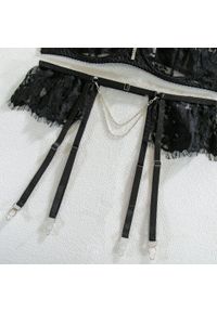 Intica - Komplet koronkowej bielizny z biustonoszem, majtkami i pasem do pończoch Svanhild. Kolor: czarny. Materiał: koronka. Wzór: aplikacja, koronka #4