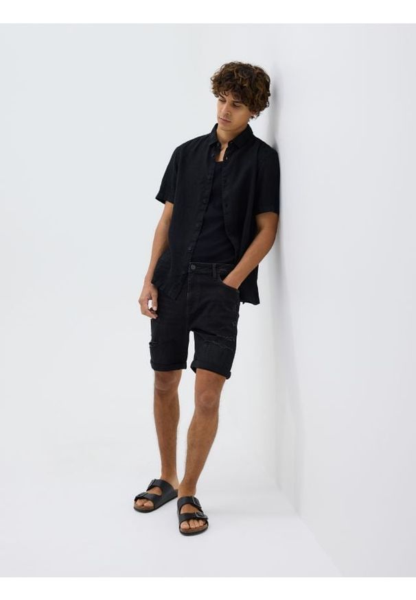 Reserved - Jeansowe szorty slim fit - szary. Kolor: szary. Materiał: jeans