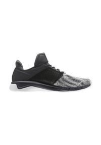 Buty do biegania damskie Reebok Fast Flexweave. Zapięcie: sznurówki. Kolor: czarny. Materiał: guma, syntetyk, tkanina, materiał. Szerokość cholewki: normalna. Sport: bieganie