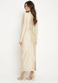 Born2be - Beżowa Dopasowana Sukienka Ozdobiona Cyrkoniami i Marszczeniem Grelila. Okazja: na co dzień. Kolor: beżowy. Wzór: aplikacja. Styl: casual #6