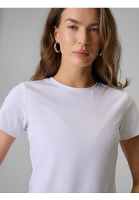 4f - 4F T-shirt slim gładki damski - biały XS. Okazja: na co dzień. Kolor: biały. Materiał: materiał, włókno, skóra, dzianina. Wzór: gładki. Styl: casual #2