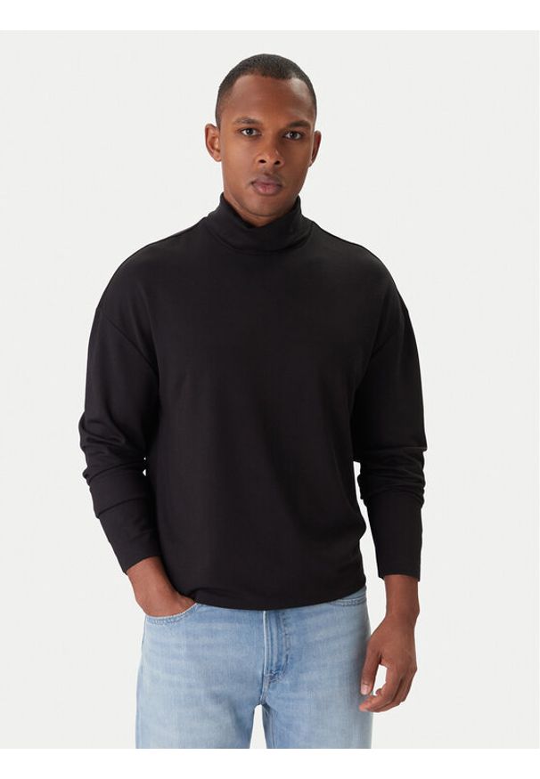 Calvin Klein Golf LV04LD215G Czarny Regular Fit. Typ kołnierza: golf. Kolor: czarny. Materiał: syntetyk