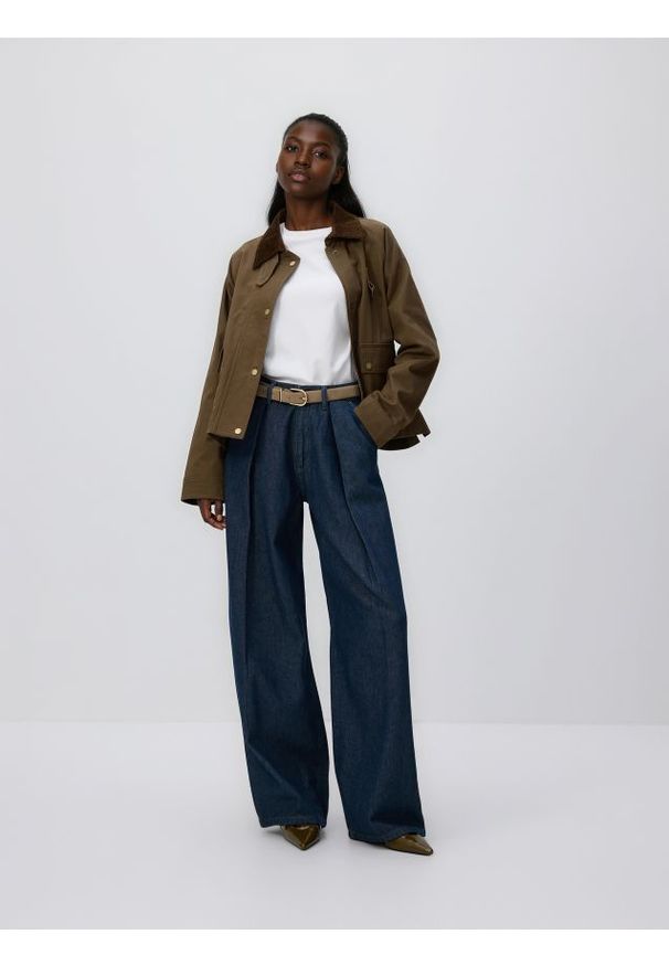 Reserved - Longsleeve z merceryzowanej bawełny - biały. Kolor: biały. Materiał: bawełna. Długość rękawa: długi rękaw