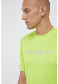 Calvin Klein Performance - T-shirt. Okazja: na co dzień. Kolor: zielony. Materiał: dzianina, materiał. Wzór: nadruk. Styl: casual