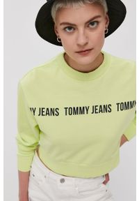 Tommy Jeans - Bluza bawełniana. Typ kołnierza: bez kaptura. Kolor: żółty, zielony, wielokolorowy. Materiał: bawełna. Wzór: nadruk #1