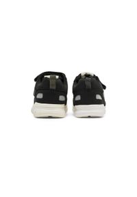 Trenerzy Hummel X-light 2.0 tex. Zapięcie: rzepy. Kolor: czarny. Sport: turystyka piesza