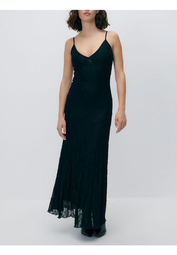 Reserved - Kreszowana sukienka maxi - czarny. Kolor: czarny. Materiał: dzianina. Typ sukienki: proste. Długość: maxi