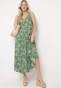 Born2be - Zielona Sukienka z Wzorem Paisley i Rozkloszowanym Dołem Biamira. Kolor: zielony. Materiał: tkanina. Wzór: paisley. Sezon: lato #1