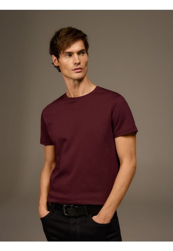 Reserved - T-shirt slim z bawełny merceryzowanej - bordowy. Kolor: czerwony. Materiał: bawełna