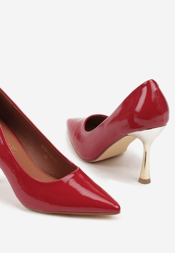 Renee - Czerwone Szpilki Vices Lakierowane z Wkładką ze Skóry Naturalnej Olorissa. Kolor: czerwony. Materiał: lakier, skóra. Obcas: na szpilce. Styl: elegancki, wizytowy
