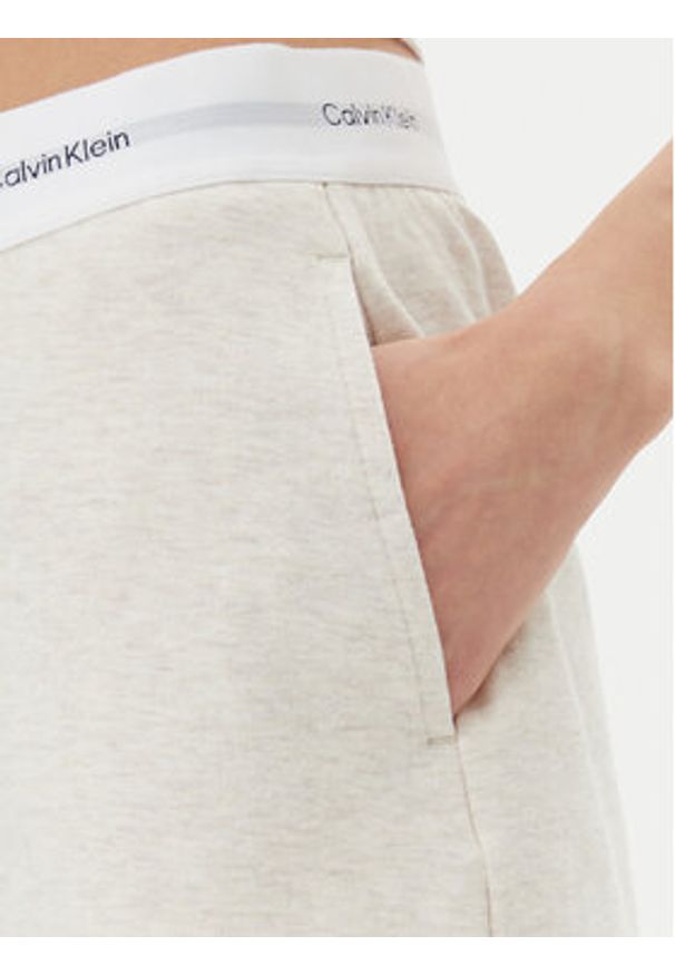 Calvin Klein Underwear Szorty sportowe 000QS7275E Beżowy Regular Fit. Kolor: beżowy. Materiał: bawełna