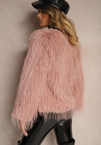 Renee - Różowa Futerkowa Kurtka o Prostym Kroju z Zapięciem na Haftki Sialithiel. Okazja: na imprezę, na co dzień. Kolor: różowy. Styl: elegancki, casual, klasyczny #3
