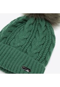 Wittchen - Damska czapka z szerokim splotem warkoczowym. Kolor: zielony. Materiał: akryl. Wzór: ze splotem. Sezon: jesień, zima. Styl: casual, elegancki