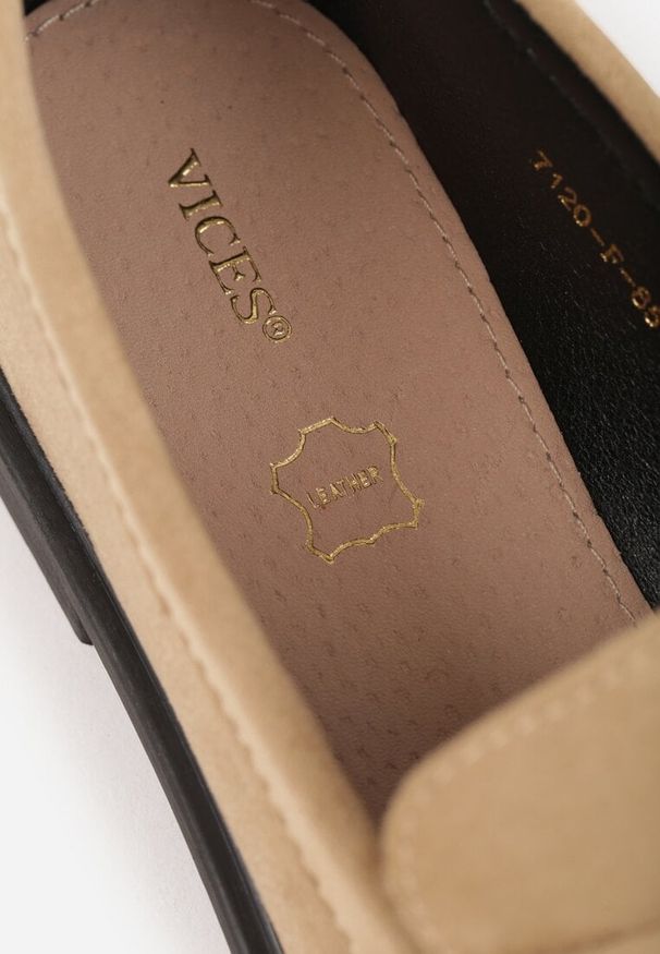 Renee - Beżowe Mokasyny VICES z Wkładką ze Skóry Naturalnej i Przeszyciami Astanie. Okazja: na co dzień. Kolor: beżowy. Materiał: skóra. Szerokość cholewki: normalna. Styl: elegancki, klasyczny, casual