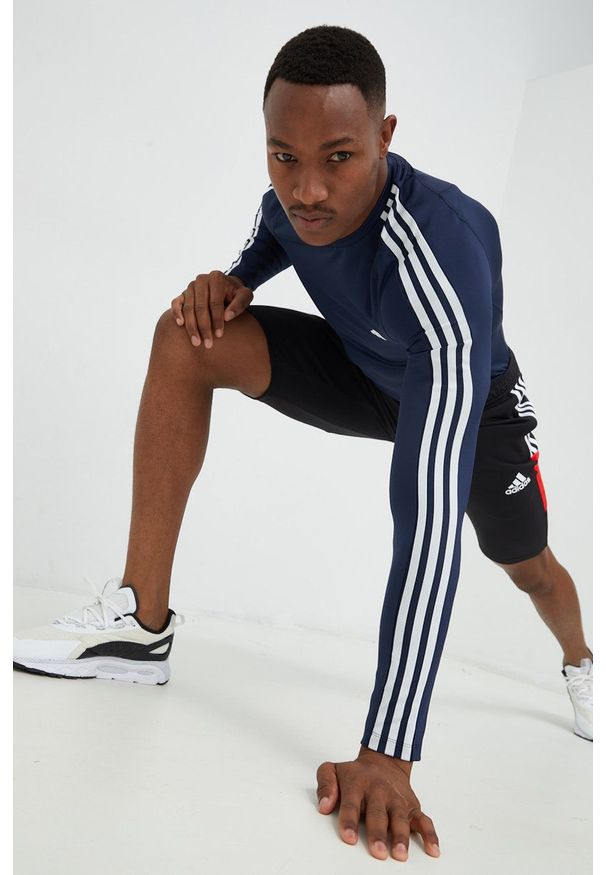 adidas Performance longsleeve treningowy Techfit 3-Stripes kolor granatowy z nadrukiem. Kolor: niebieski. Materiał: skóra, materiał. Długość rękawa: długi rękaw. Wzór: nadruk
