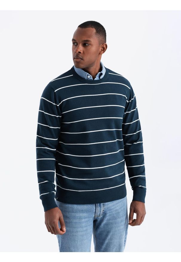 Ombre Clothing - Casualowy męski sweter w poziome paski – granatowy V1 - Rozmiar: XXL. Okazja: na co dzień. Kolor: niebieski. Materiał: nylon, włókno, materiał, bawełna. Wzór: paski. Styl: casual