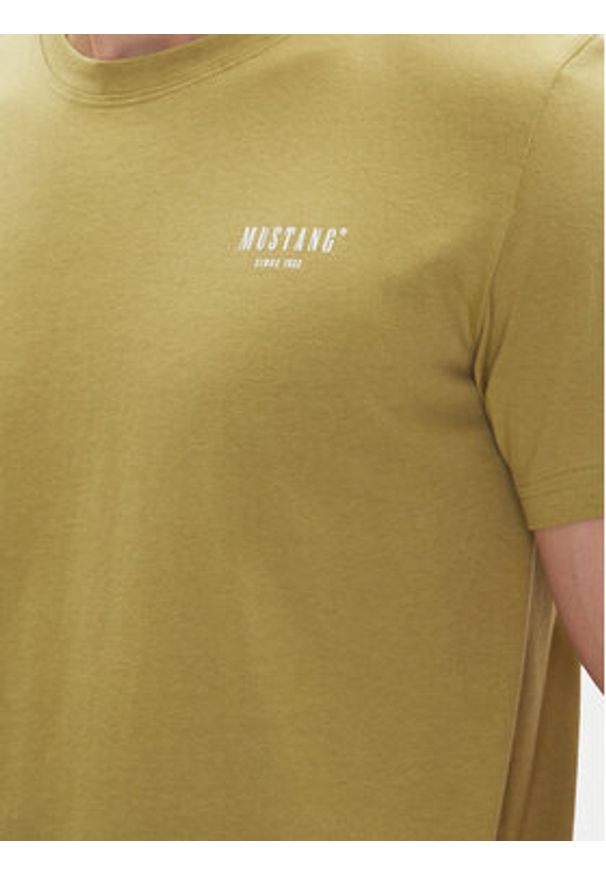 Mustang T-Shirt Austin 1016273 Zielony Regular Fit. Kolor: zielony. Materiał: bawełna