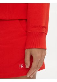 Calvin Klein Jeans Bluza Embro Badge J20J223085 Czerwony Regular Fit. Kolor: czerwony. Materiał: bawełna #4