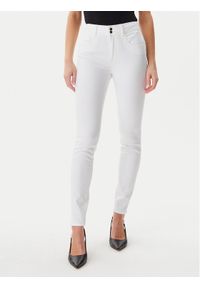 Guess Jeansy W5GA34D5N72 Biały Slim Fit. Kolor: biały #1