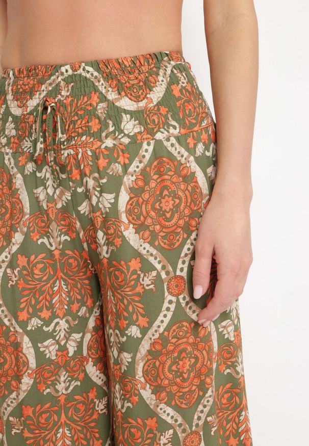 Born2be - Zielono-Pomarańczowe Szerokie Spodnie Wiskozowe z Wysokim Stanem w Ornamentalny Print Zlamelia. Stan: podwyższony. Kolor: zielony. Materiał: wiskoza. Długość: długie. Wzór: nadruk. Styl: elegancki