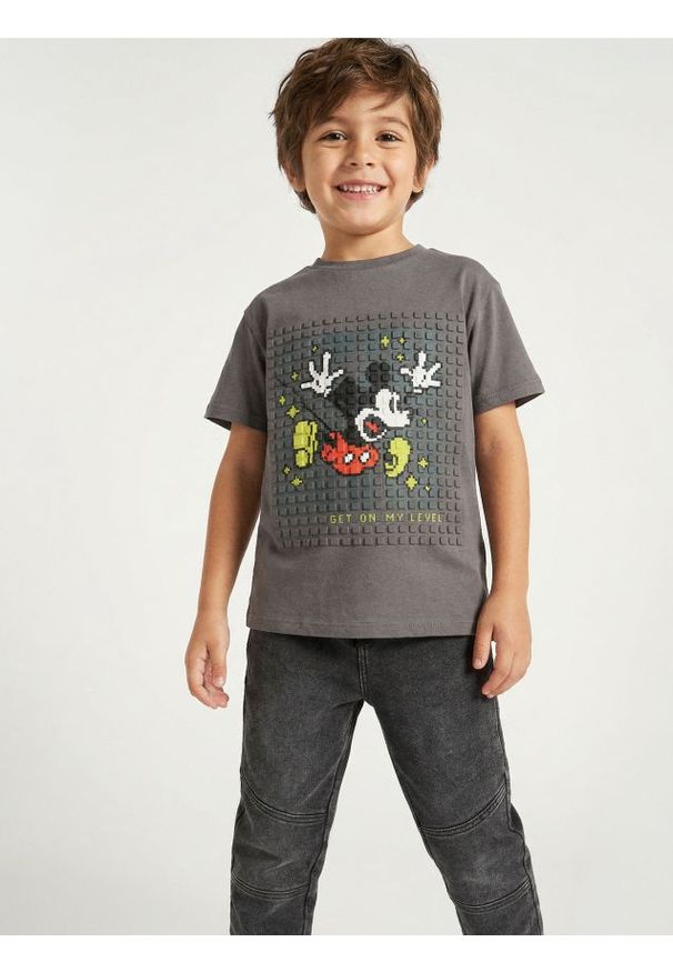 Sinsay - Bawełniana koszulka z nadrukiem Mickey Mouse - szary. Kolor: szary. Materiał: bawełna. Wzór: motyw z bajki, nadruk