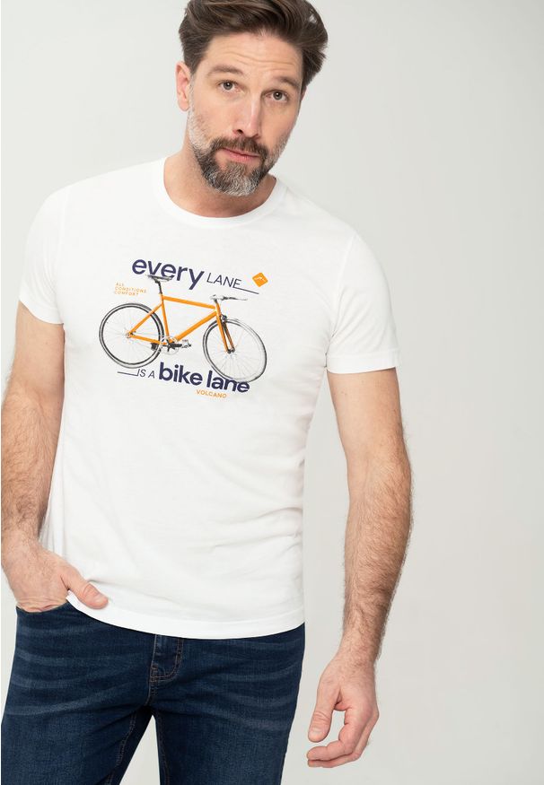 Volcano - T-shirt z motywem rowerowym T-LANE. Kolor: biały. Materiał: bawełna, włókno. Długość rękawa: krótki rękaw. Długość: krótkie. Wzór: nadruk, napisy, kolorowy. Styl: klasyczny