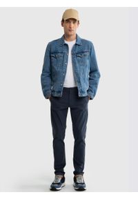 Big-Star - Spodnie chinosy męskie granatowe Tomy 404. Okazja: na co dzień. Kolor: niebieski. Materiał: jeans, materiał. Styl: klasyczny, casual, elegancki