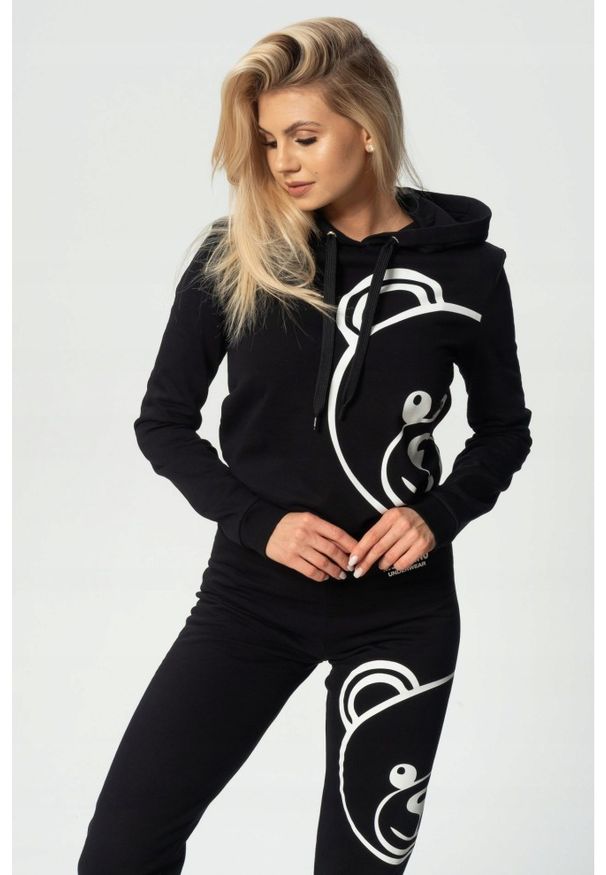 MOSCHINO Czarna bluza z kapturem. Typ kołnierza: kaptur. Kolor: czarny. Materiał: bawełna. Wzór: nadruk
