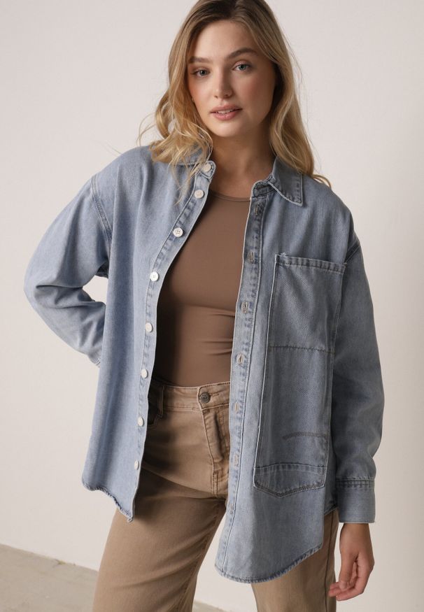 Born2be - Niebieska Koszula Jeansowa z Bawełną Ozdobiona Przeszyciami Junie. Kolor: niebieski. Materiał: bawełna, jeans. Wzór: aplikacja. Styl: elegancki