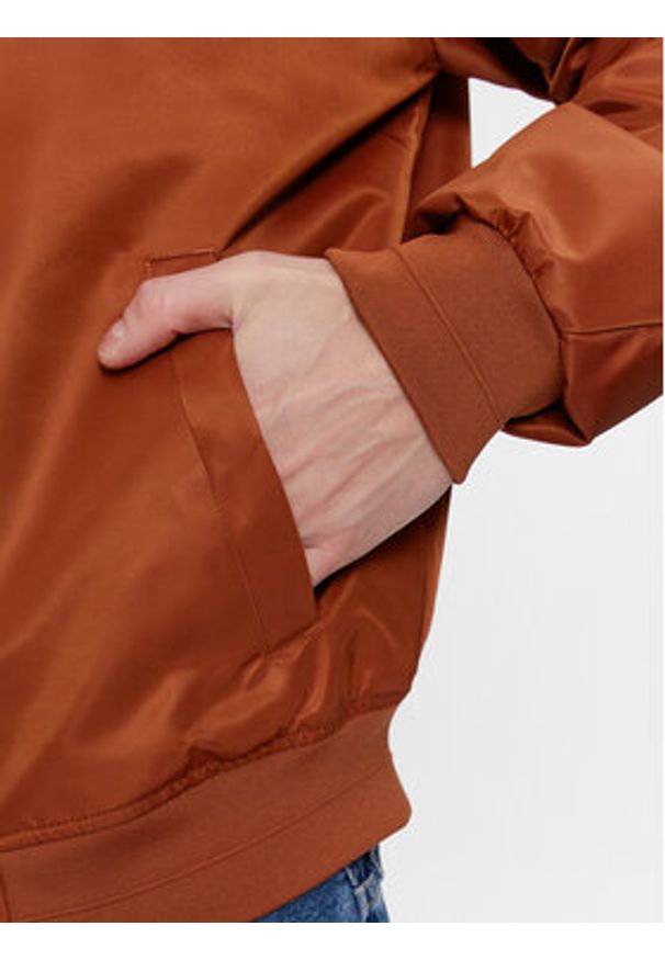 Calvin Klein Kurtka bomber Recycled Sateen Hero Bomber K10K109907 Brązowy Regular Fit. Kolor: brązowy. Materiał: syntetyk