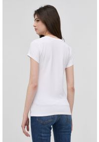 Guess t-shirt damski kolor biały. Okazja: na co dzień. Kolor: biały. Materiał: dzianina. Wzór: aplikacja. Styl: casual #5