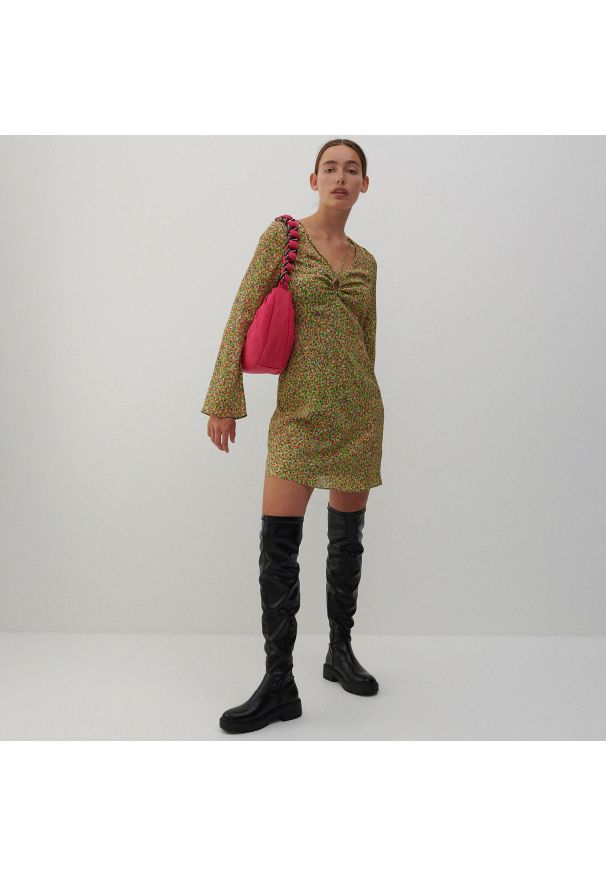 Reserved - Sukienka z żakardowej tkaniny - Wielobarwny. Materiał: tkanina, żakard