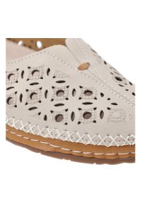 Beżowe Półbuty S.Barski Wsuwane Obuwie Damskie. Okazja: na spacer. Zapięcie: bez zapięcia. Kolor: beżowy. Materiał: skóra. Wzór: ażurowy. Styl: elegancki, klasyczny #6