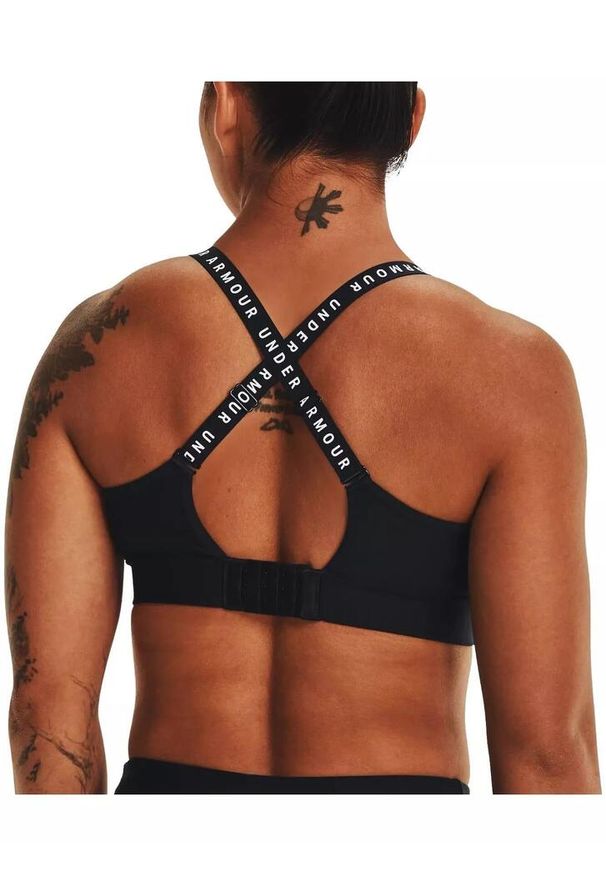 Stanik fitness cardio Under Armour Infinity Mid Covered. Kolor: czarny. Sport: fitness