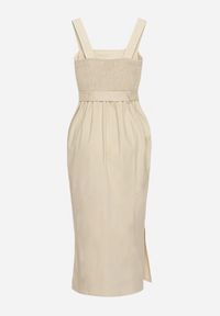 Born2be - Beżowa Dopasowana Sukienka z Wiskozą z Rozcięciami i Paskiem z Klamrą Mepelle. Okazja: na co dzień. Typ kołnierza: dekolt kwadratowy. Kolor: beżowy. Materiał: wiskoza. Typ sukienki: dopasowane. Styl: klasyczny, casual, elegancki #3