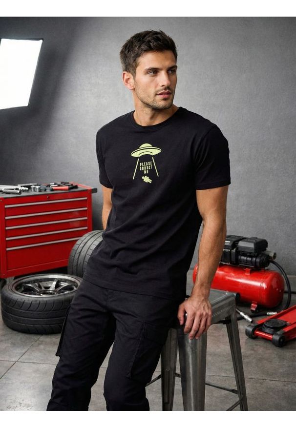 Sinsay - Bawełniana koszulka z nadrukiem - czarny. Kolor: czarny. Materiał: bawełna. Wzór: nadruk