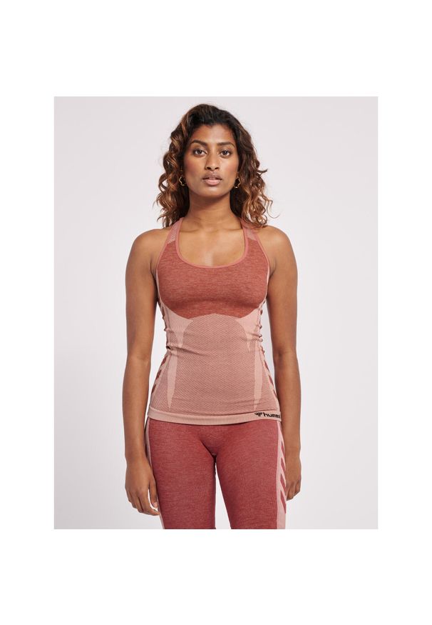 Damski tank top Hummel Clea. Kolor: czerwony, fioletowy, wielokolorowy. Materiał: skóra, dzianina, materiał. Sport: fitness