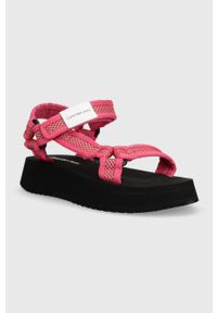 Calvin Klein Jeans sandały PREFRESATO SANDAL WEBBING XRAY damskie kolor różowy na platformie YW0YW00969. Zapięcie: rzepy. Kolor: różowy. Materiał: włókno, materiał. Obcas: na platformie #2